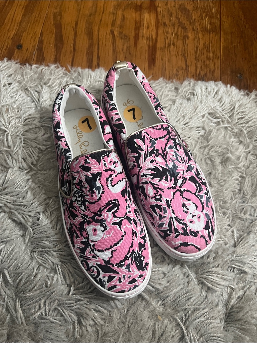 Lilly Pulitzer Julie Slip-On Canvas Sneakers in Pink Hangin With My Boo 7